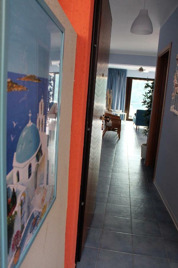 Light Blue House Apartment Летояни Екстериор снимка